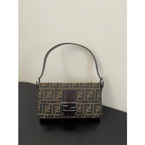 FendI_Medium_Baguette_Ba