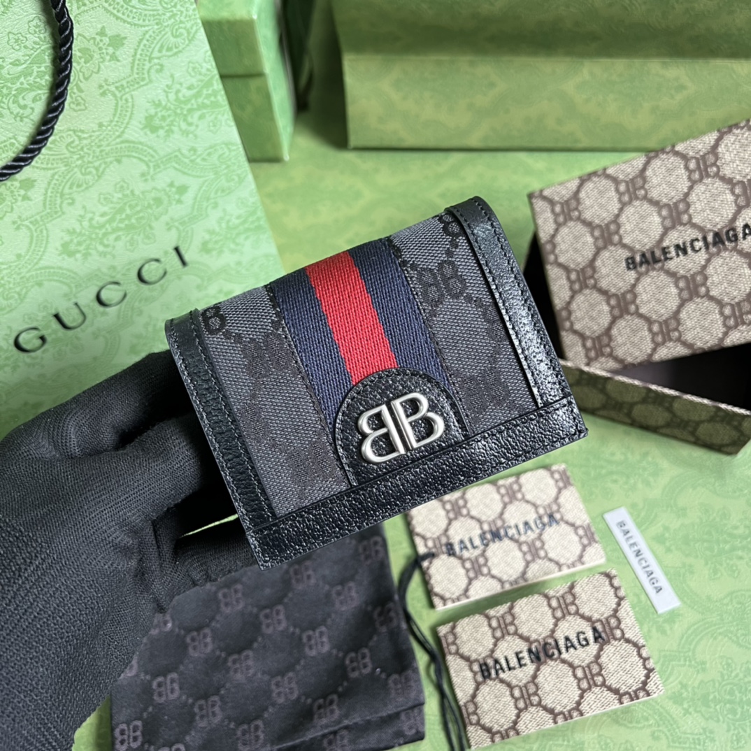 Gucci_Balenciaga_Pouch-1