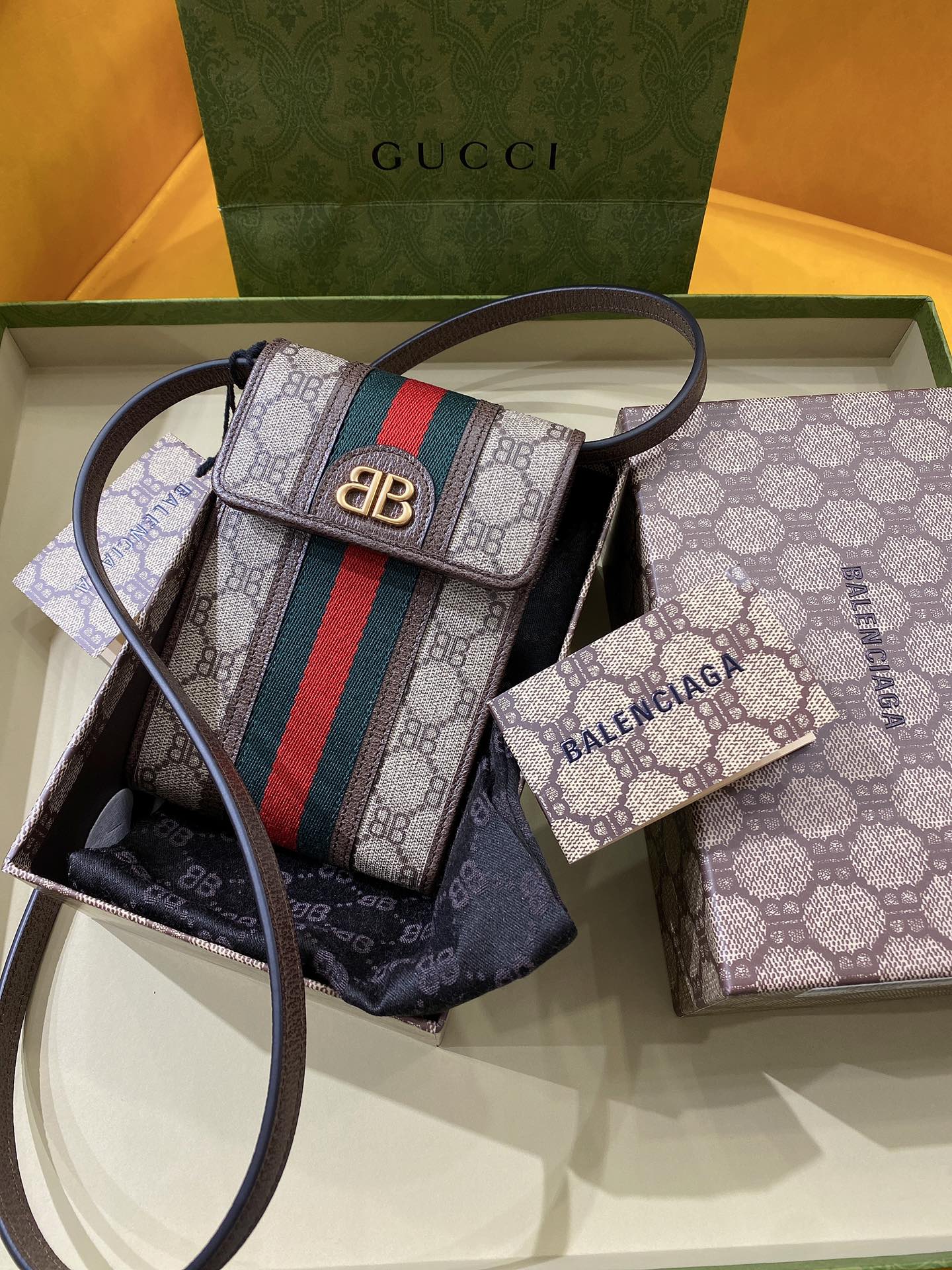 Gucci_Balenciaga_Crossbo