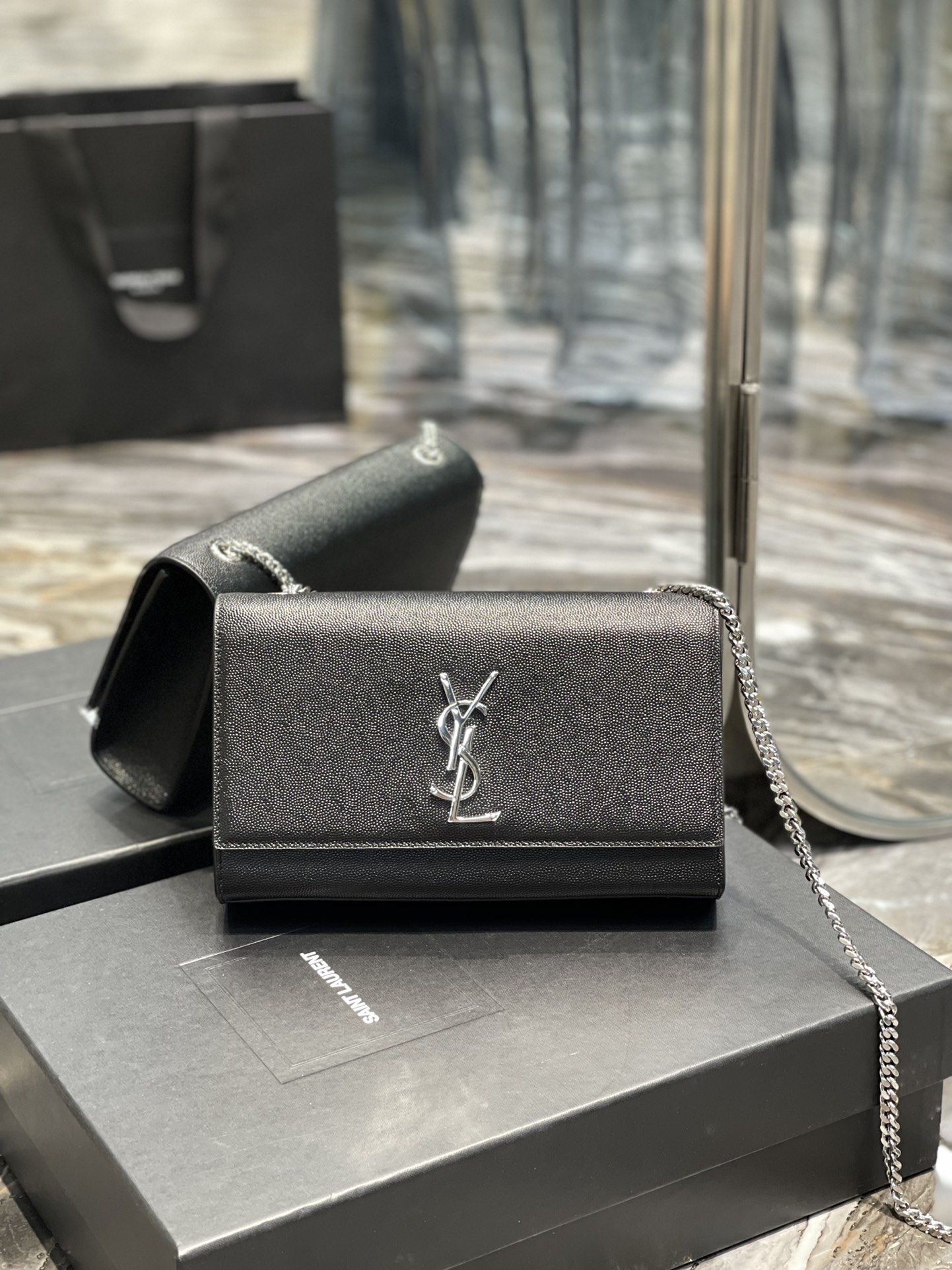YSL_Medium_In_Grain_De_P