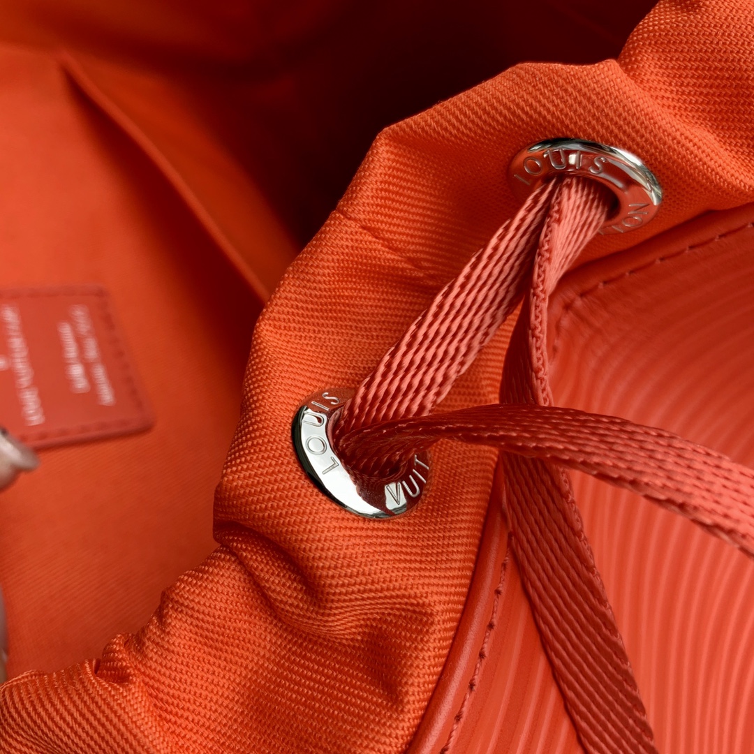 Louis_Vuitton_Montsouris