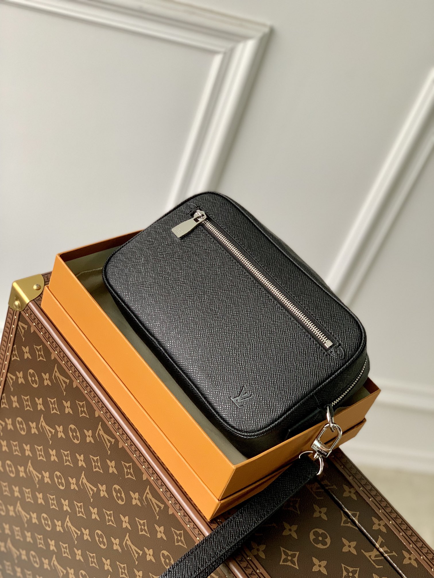 Louis_Vuitton_Pochette_K