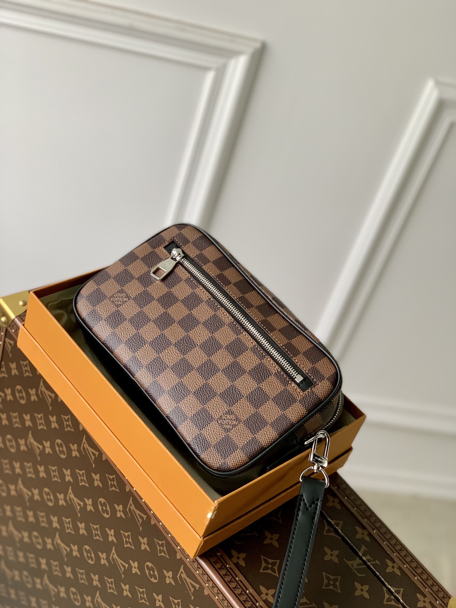 Louis_Vuitton_Pochette_K
