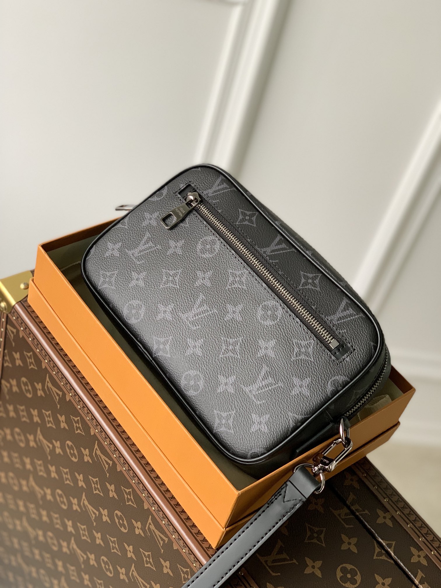 Louis_Vuitton_Pochette_K