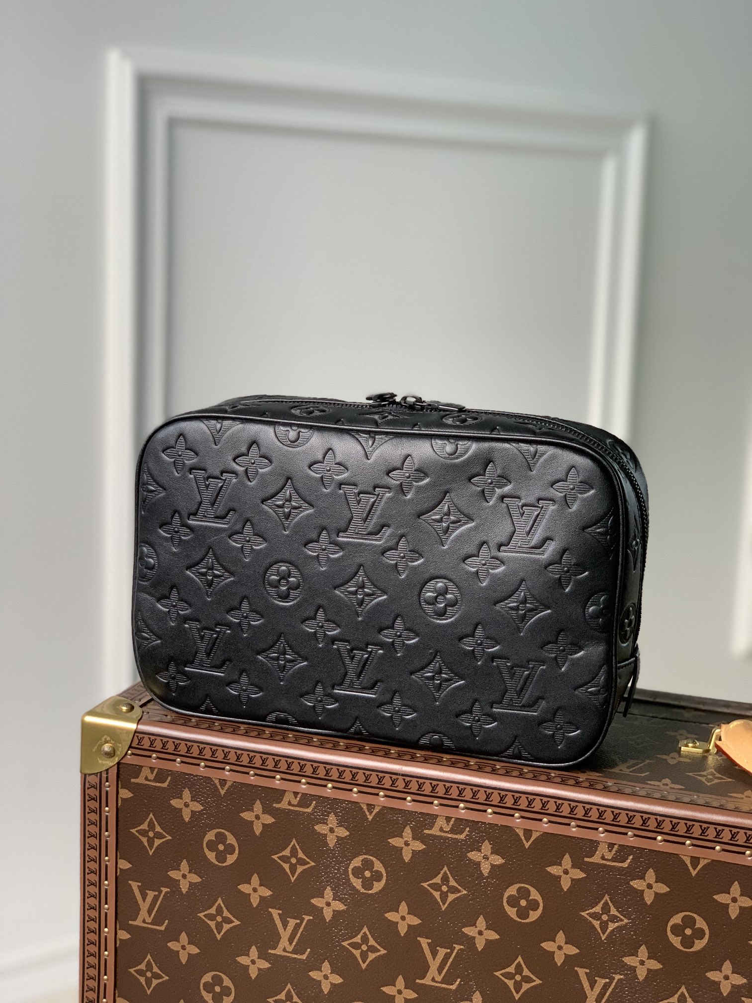 Louis_Vuitton_Pouch-26_1