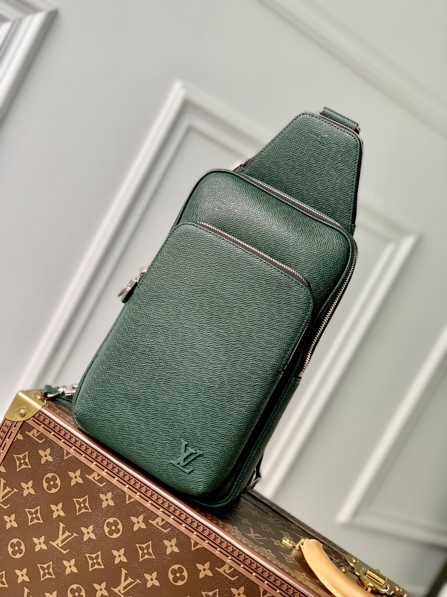 Louis_Vuitton_Damier_Gra