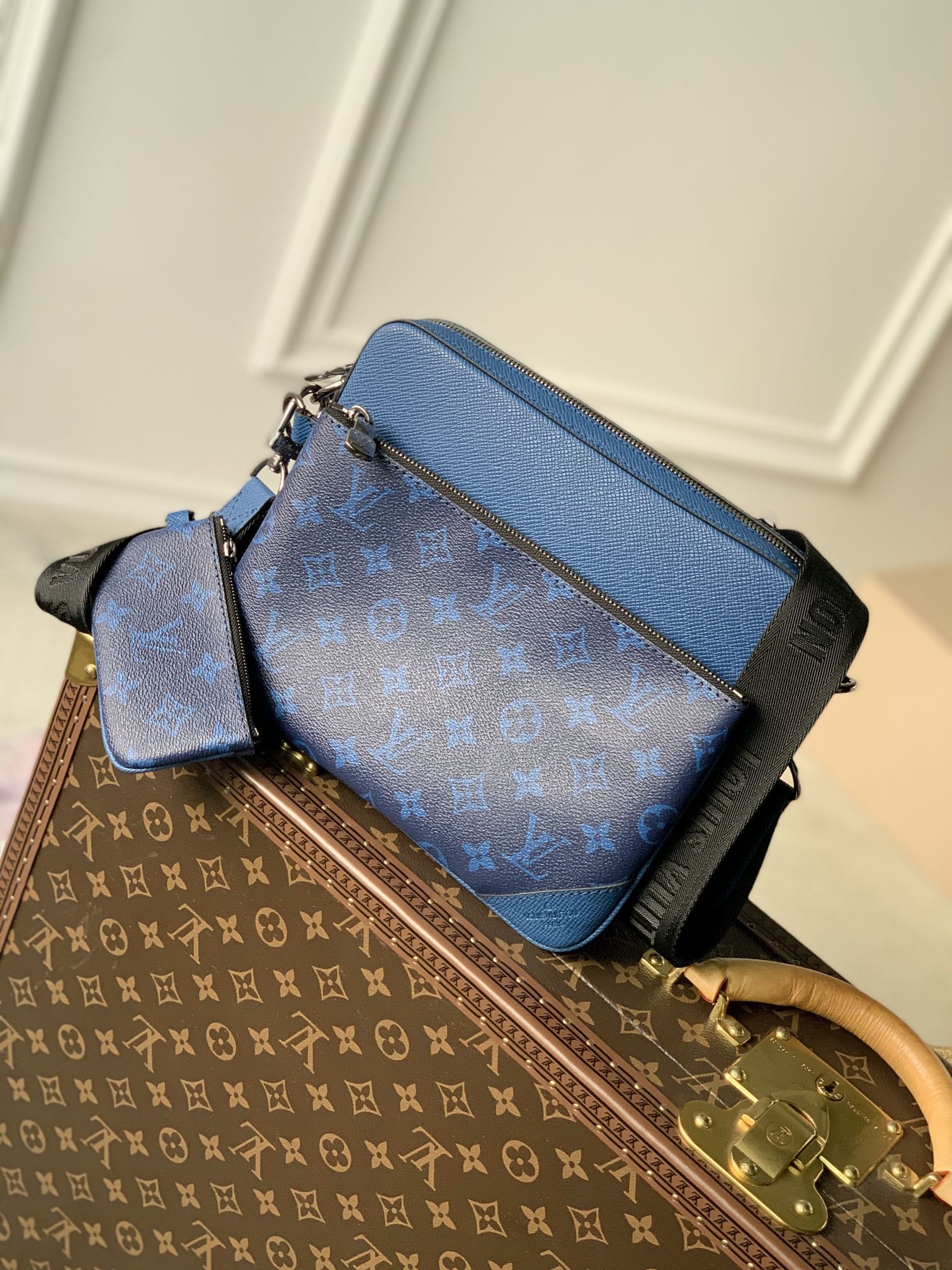 Louis_Vuitton_Messenger_