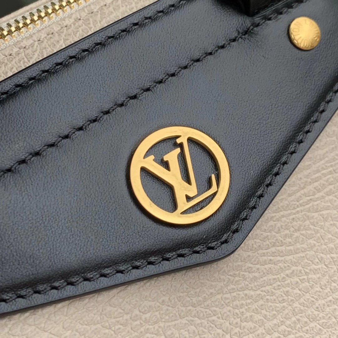 LV BIKER 7