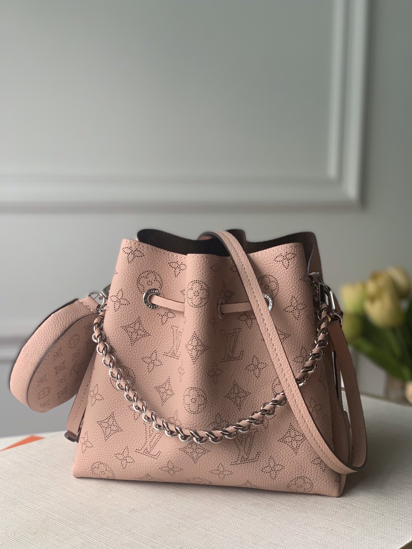 Louis_Vuitton_Bella_Tote
