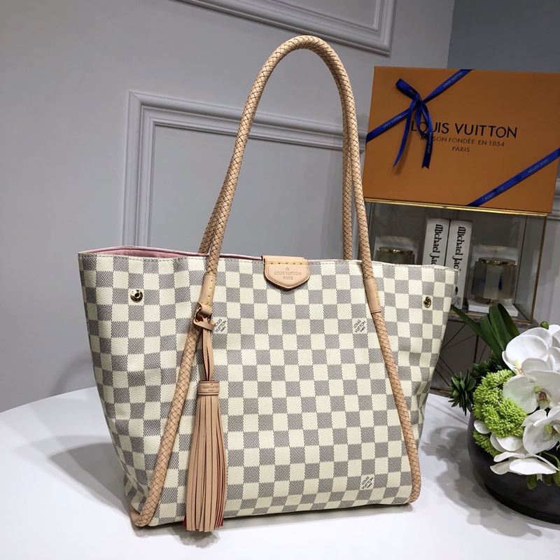 Louis_Vuitton_Propriaon_