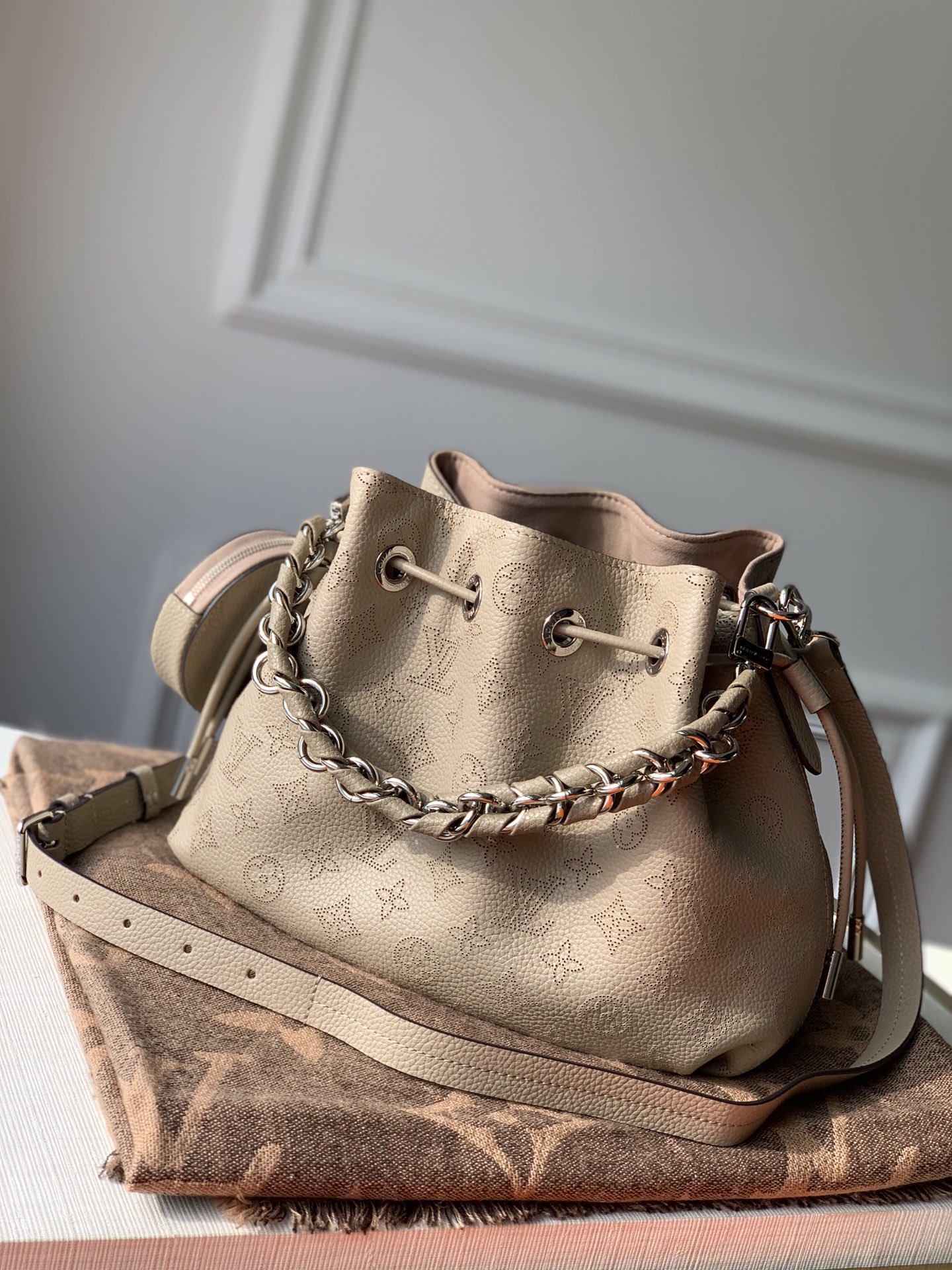 Louis_Vuitton_Muria_Tote