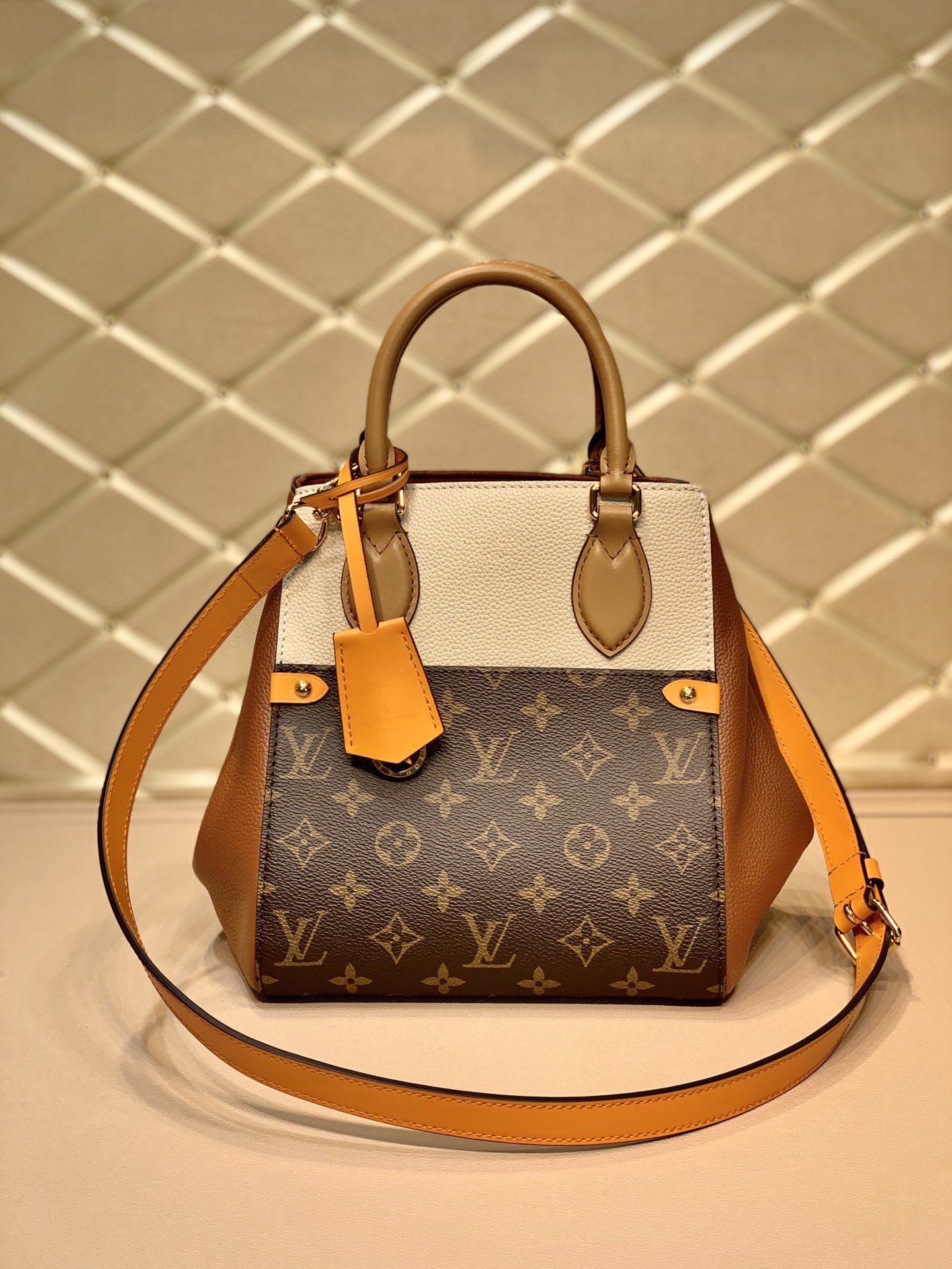 Louis_Vuitton_Fold_Tote_