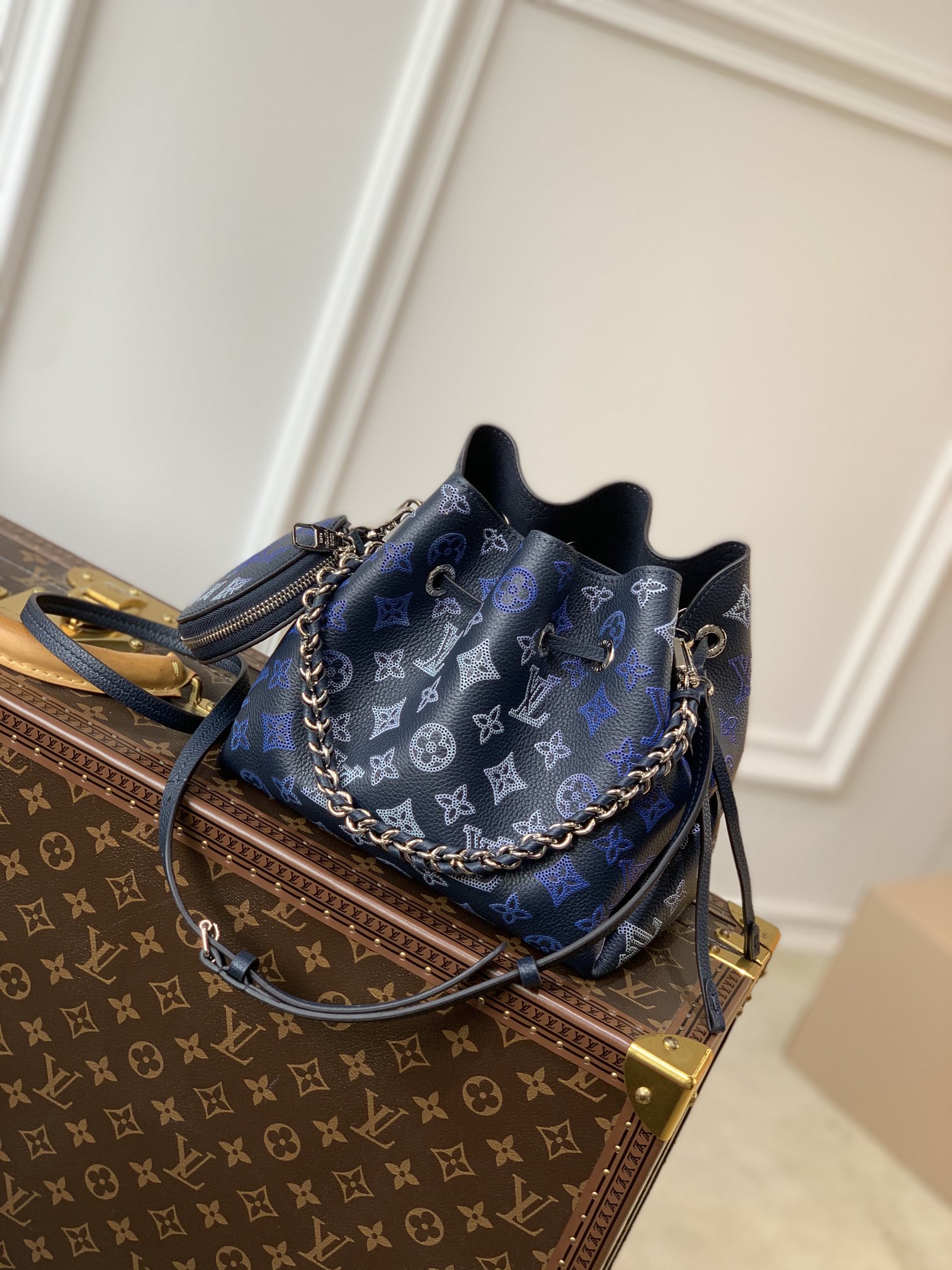 Louis_Vuitton_Bella_Tote