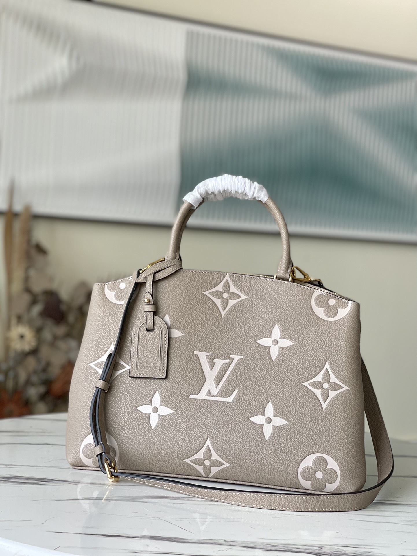 Louis_Vuitton_M45898_Pet