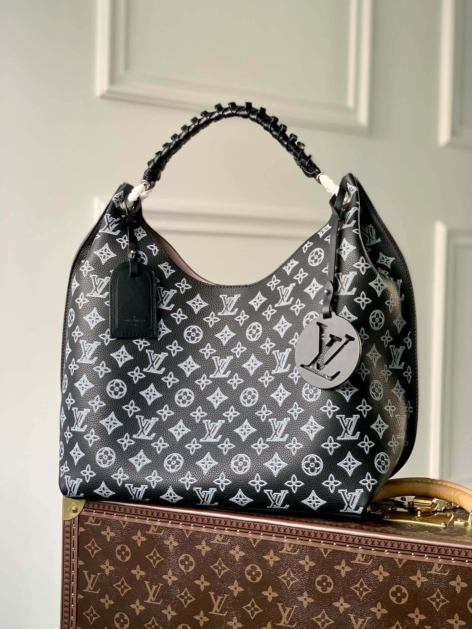Louis_Vuitton_Carmel_Hob