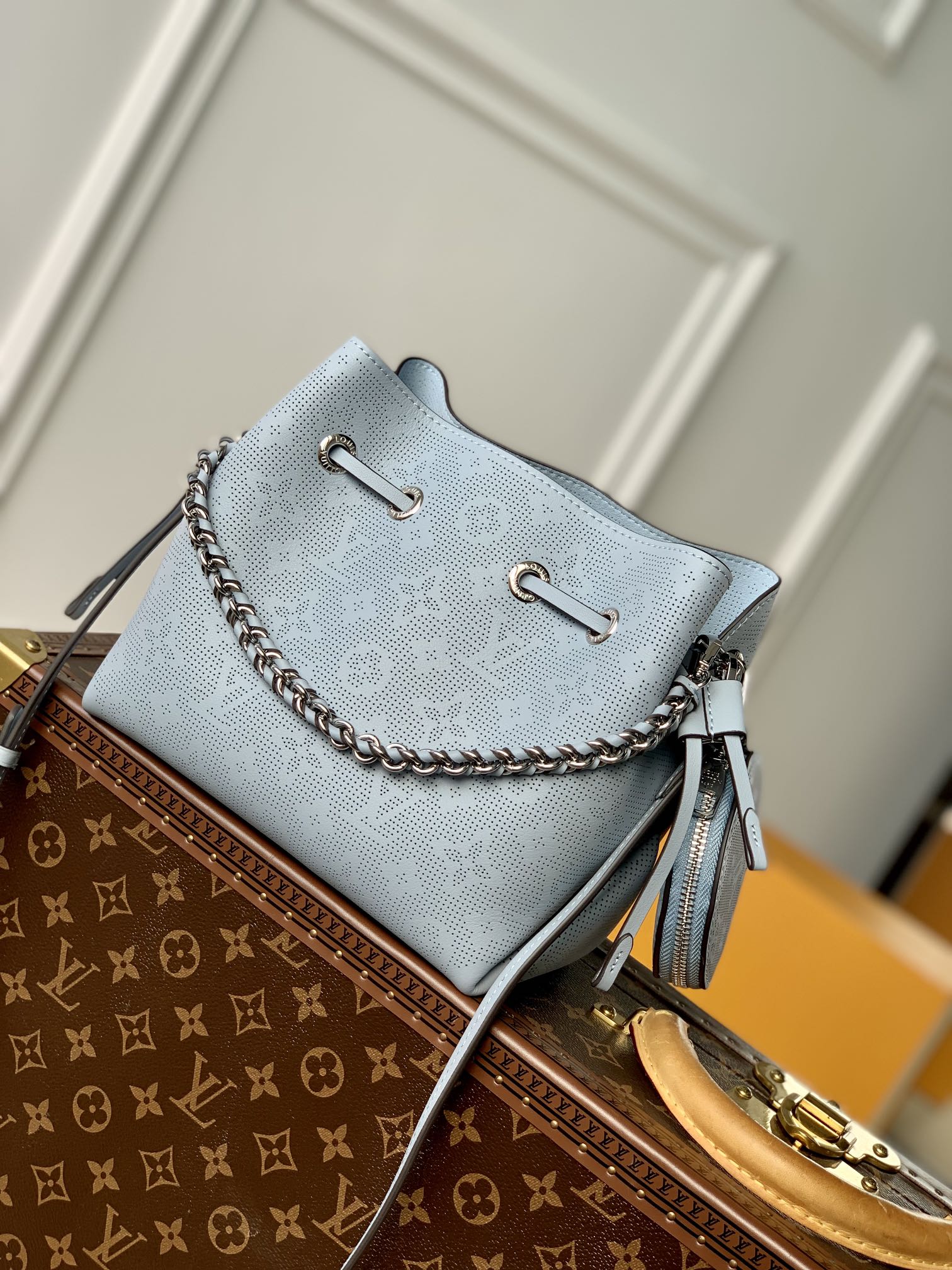 Louis_Vuitton_Bella_Tote
