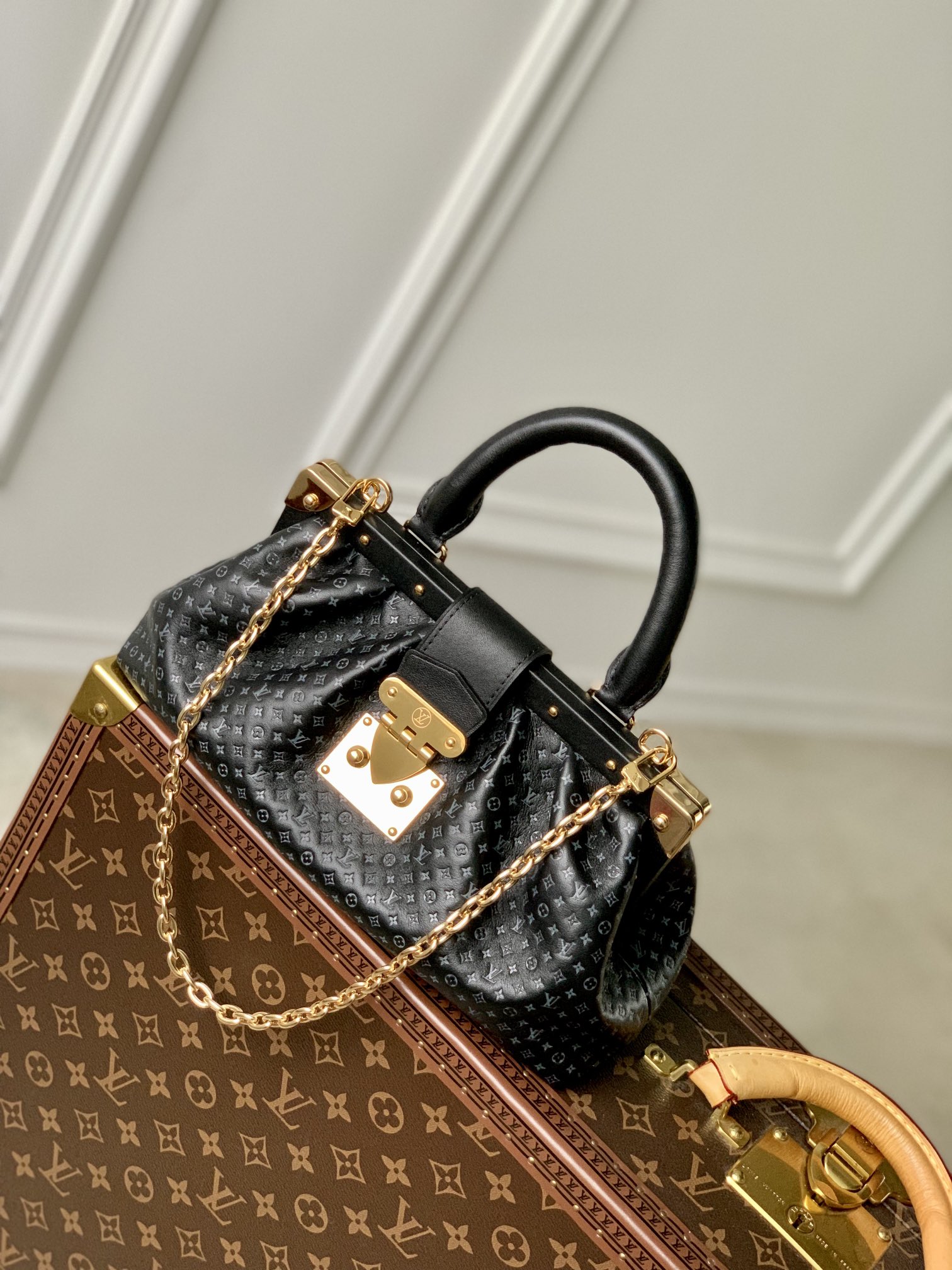 Louis_Vuitton_M46544_Mon