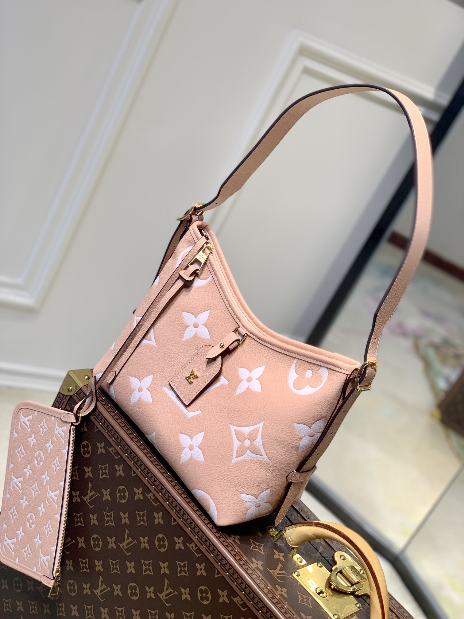 Louis_Vuitton_CarryAll_B