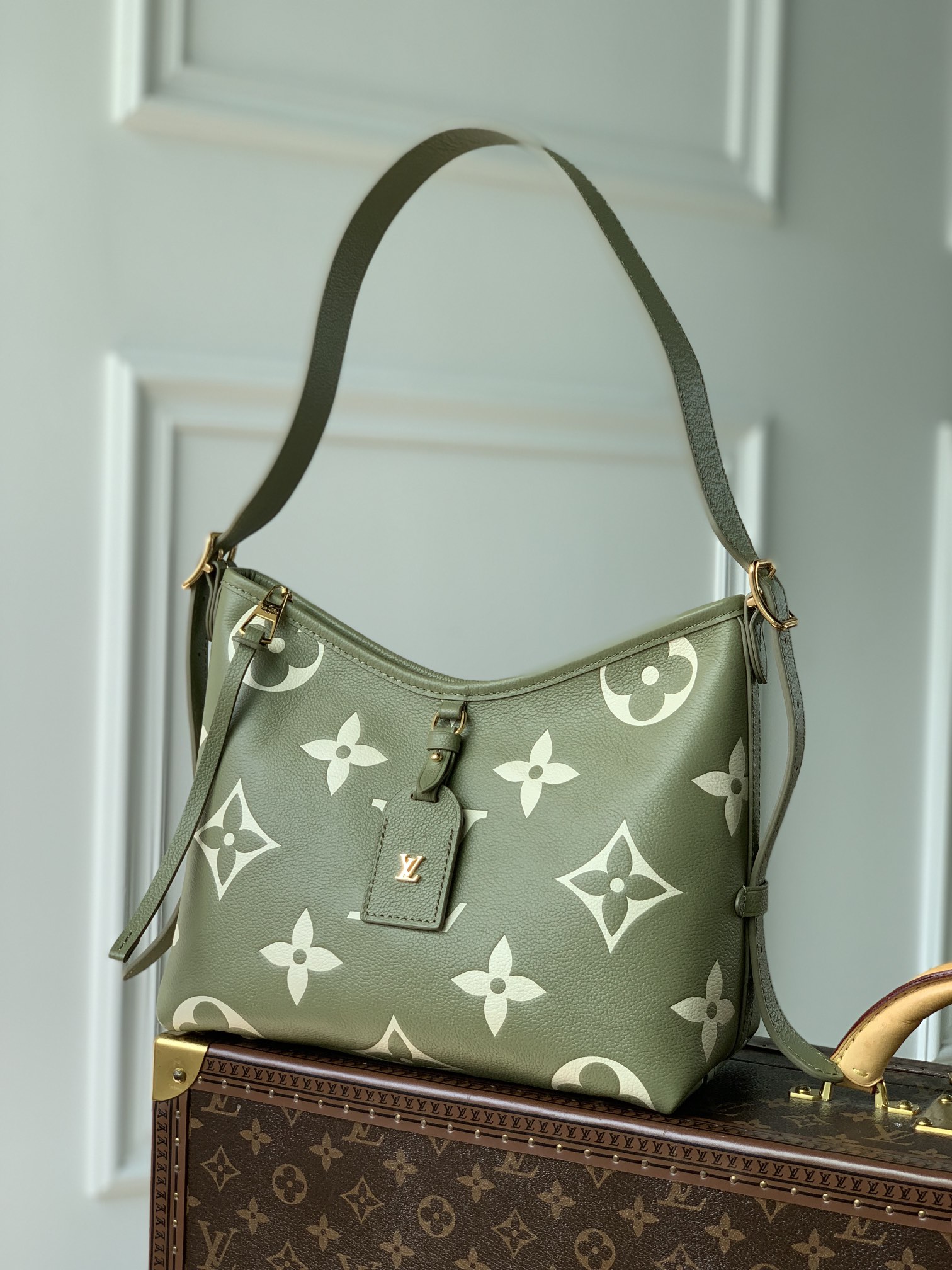Louis_Vuitton_CarryAll_B