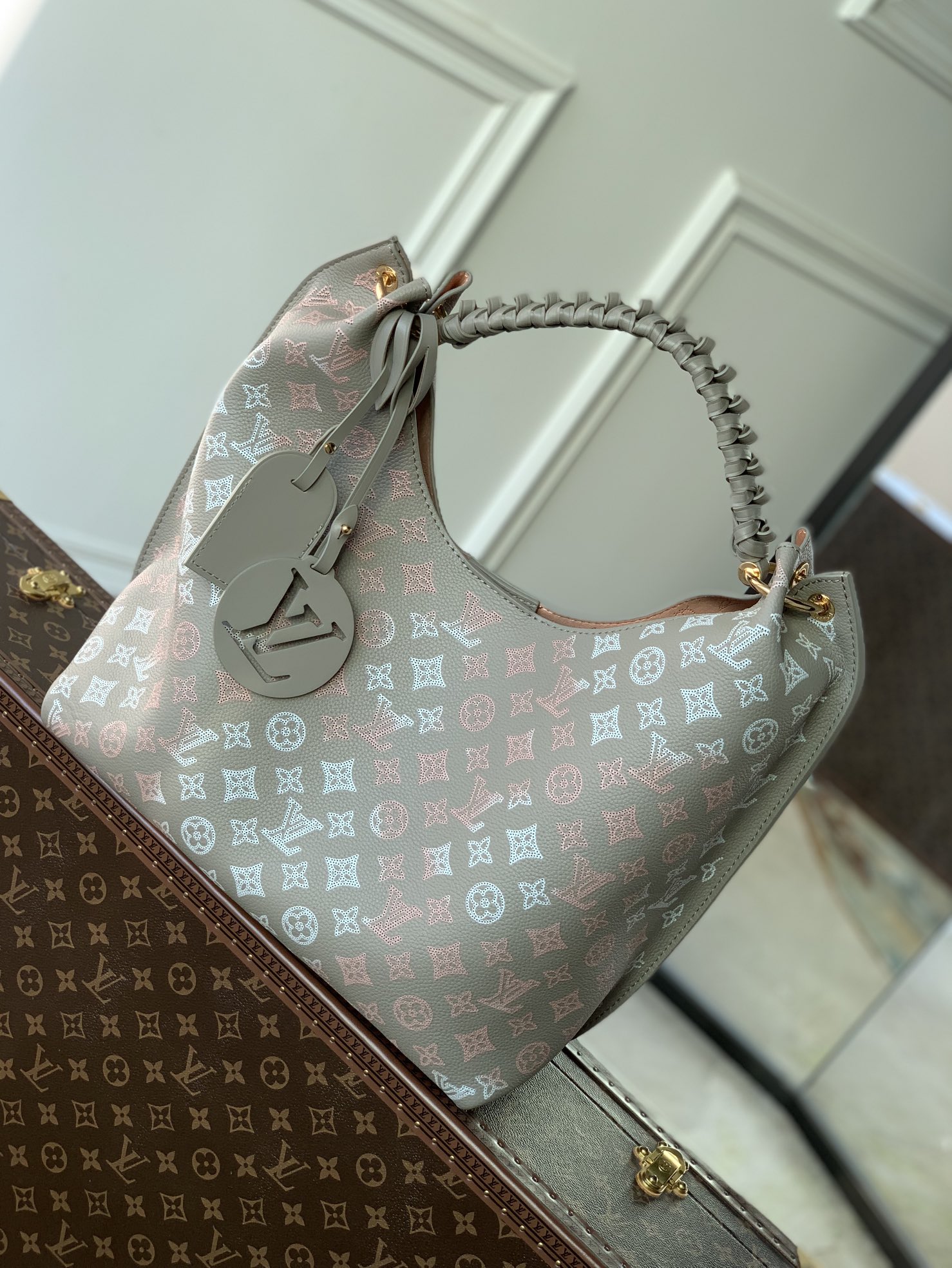 Louis_Vuitton_Carmel_Hob