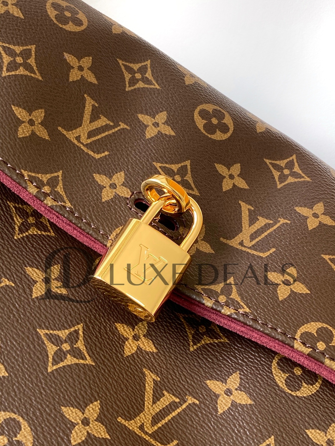 LV Hide Away 4