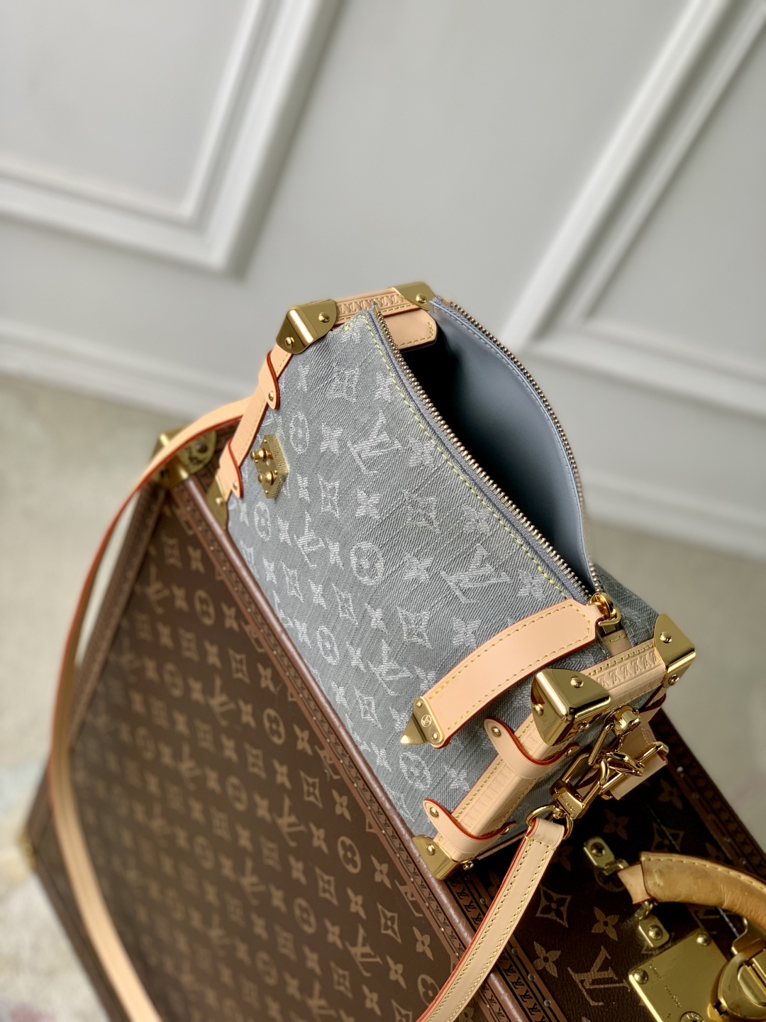 Louis_Vuitton_Side_Trunk