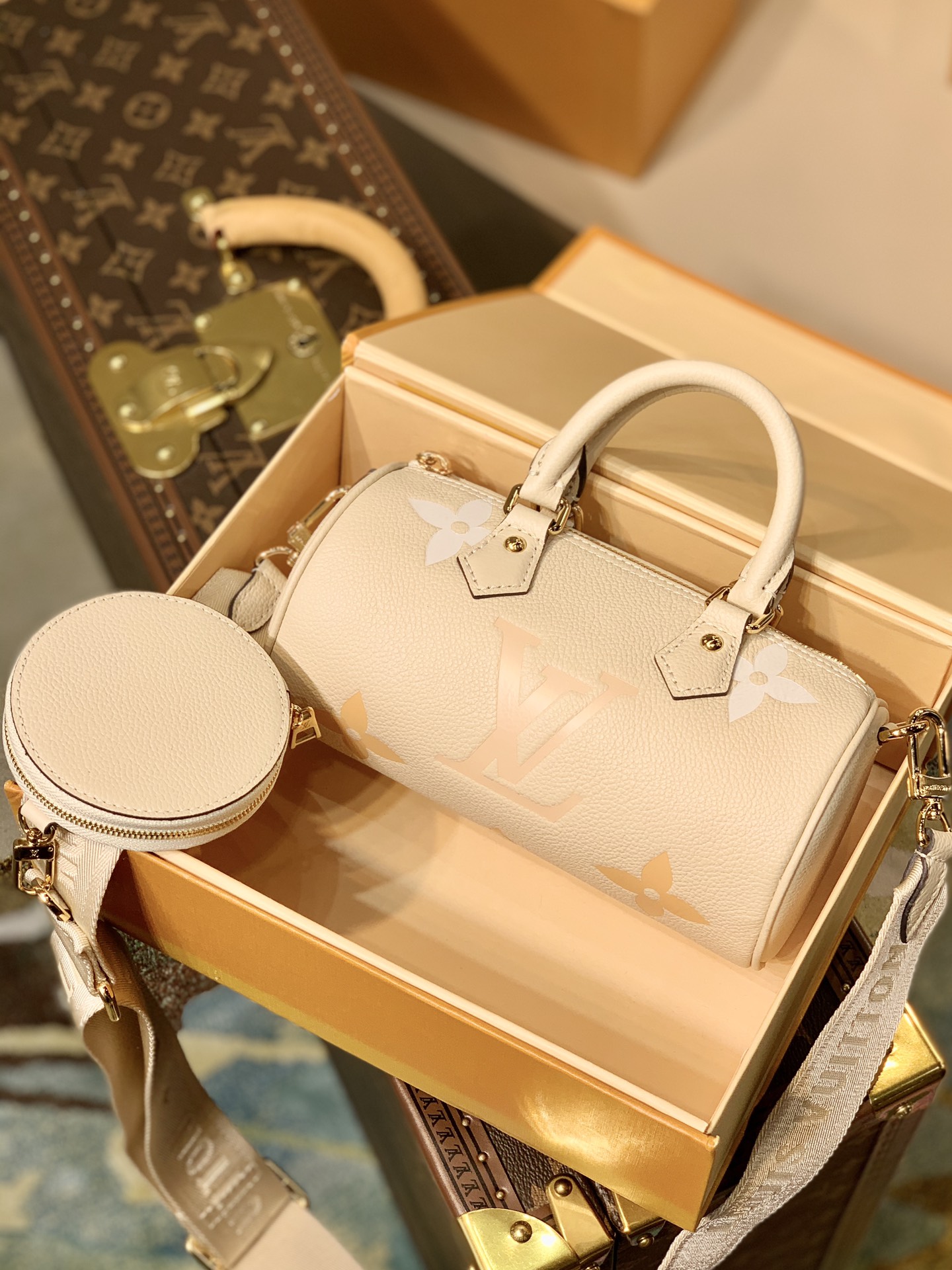 Louis_Vuitton_M45707_Pap