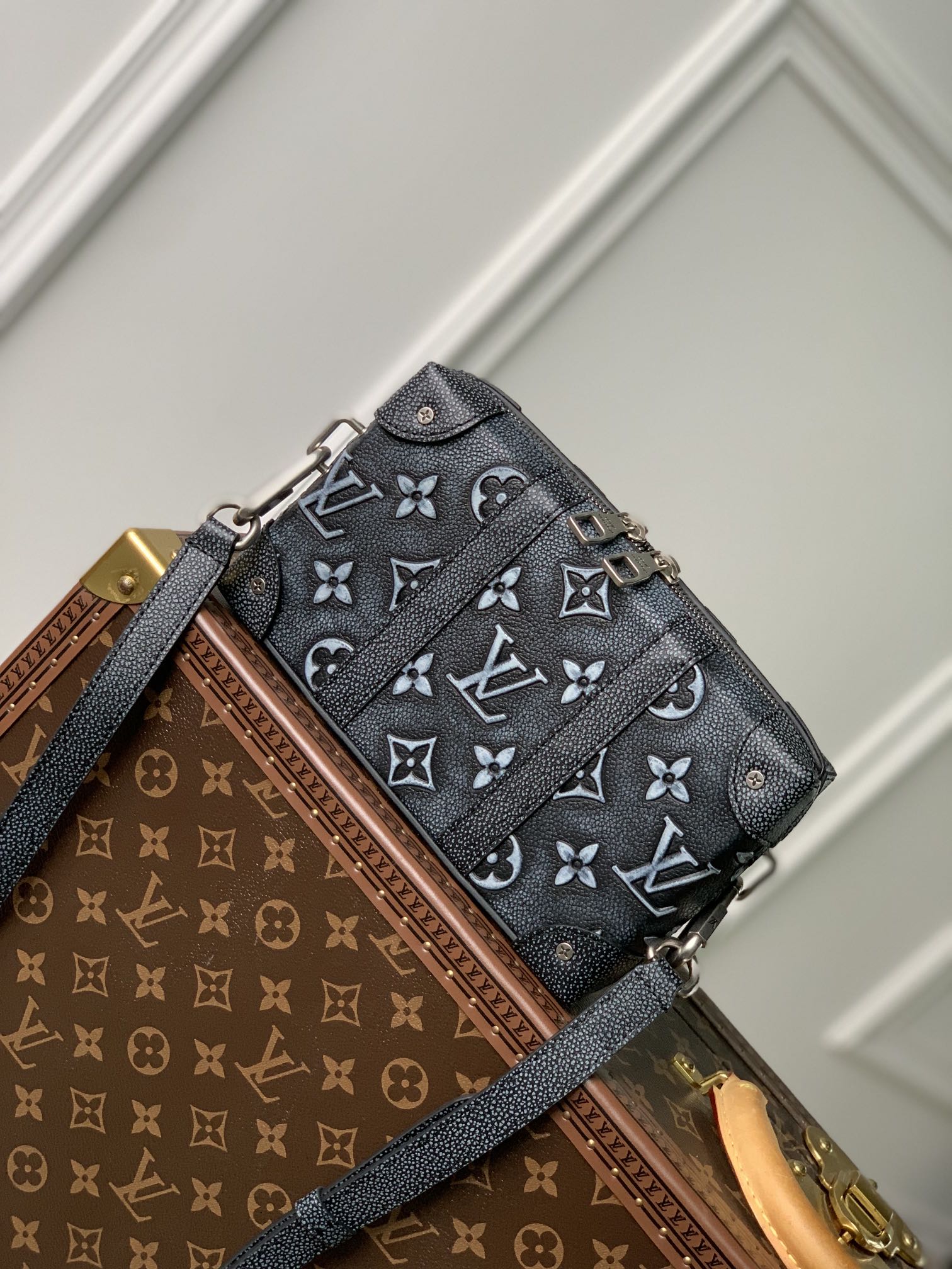 Louis_Vuitton_Soft_Trunk