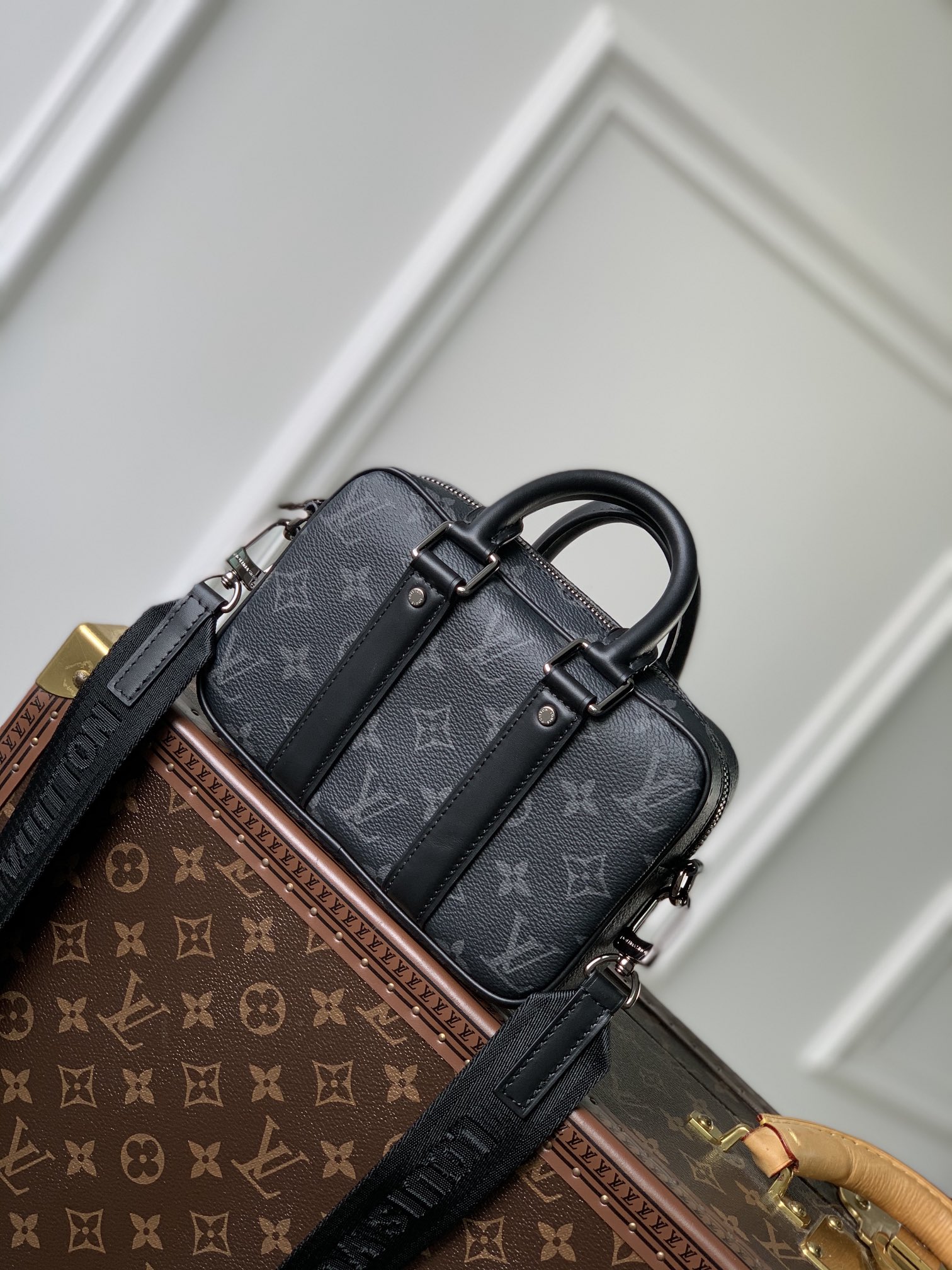 Louis_Vuitton_Nano_Porte