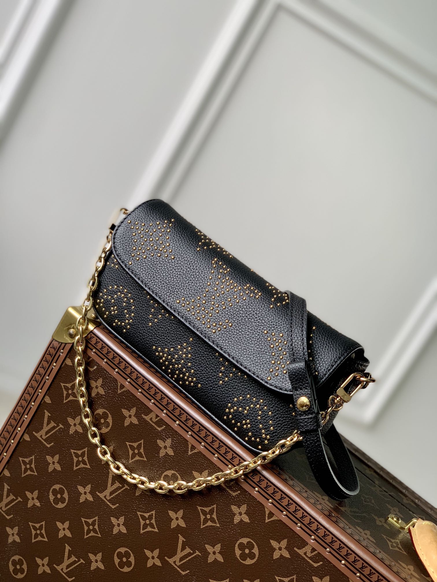 Louis_Vuitton_Wallet_on_