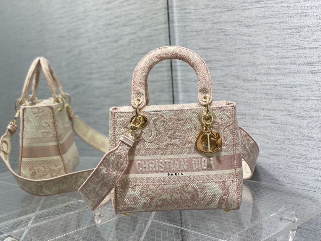 Lady_Diro_Handle_Bag-24C