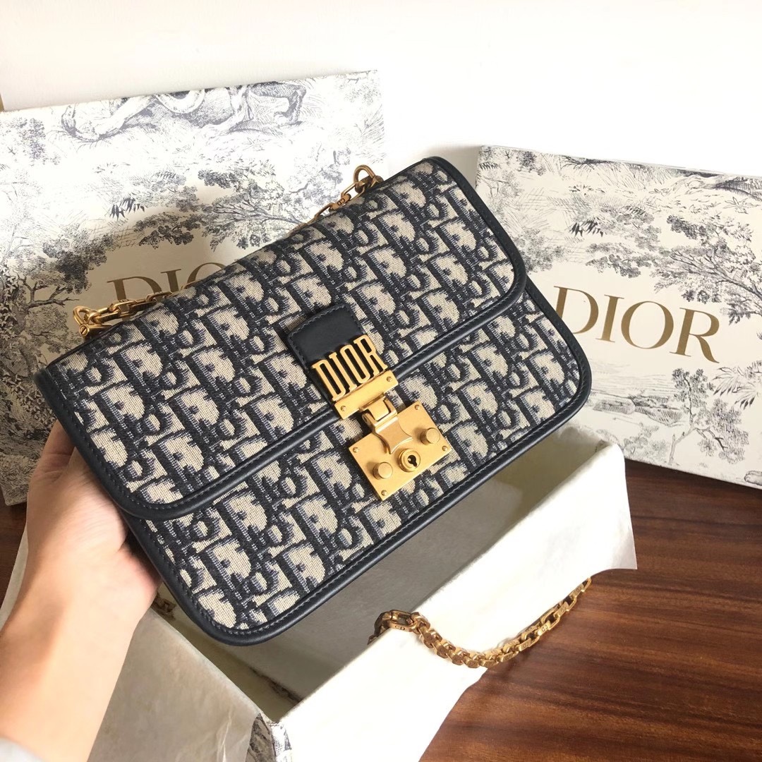 Diro_30_Montaigne-24_17_