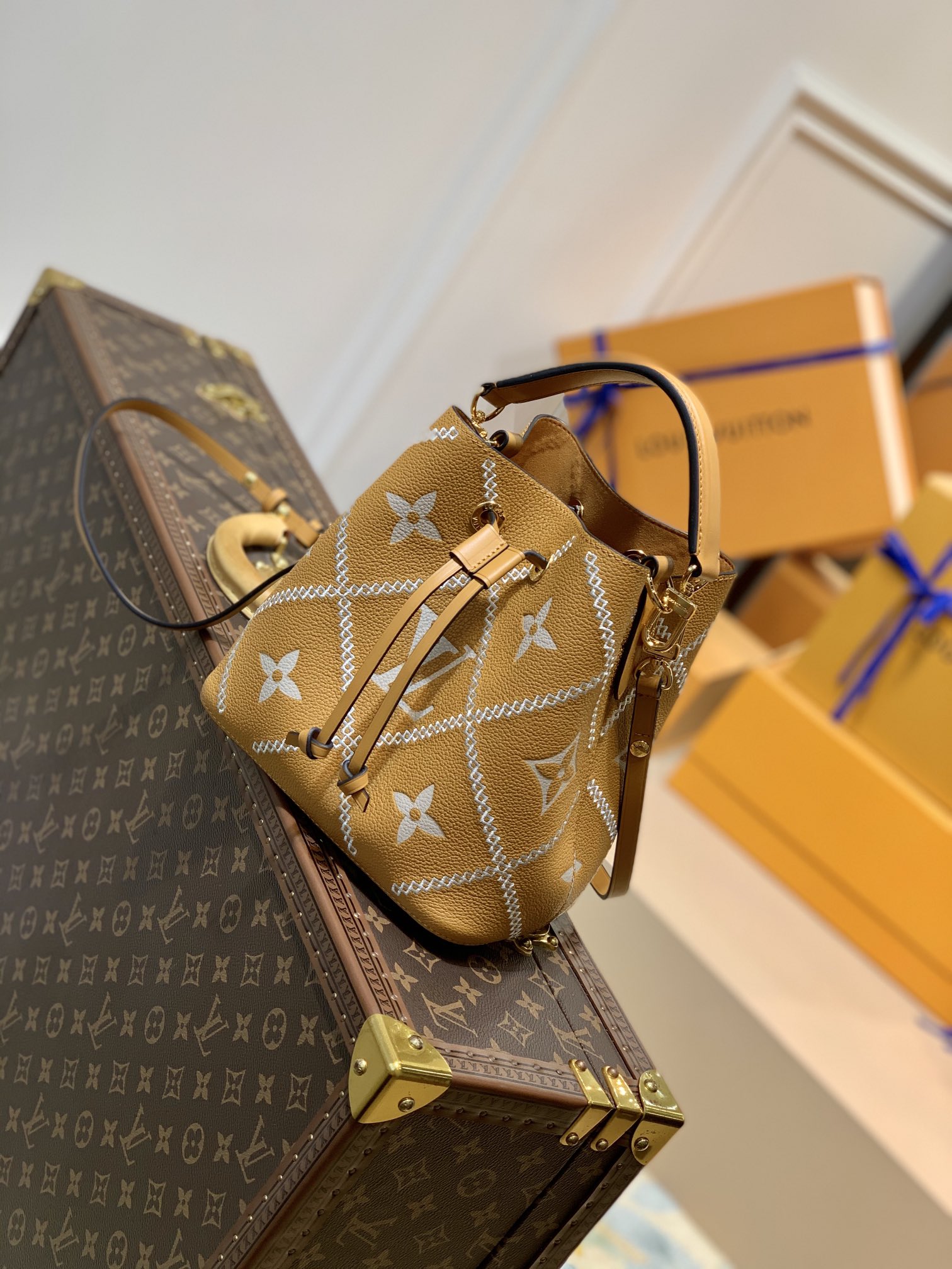 Louis_Vuitton_M46023_Neo