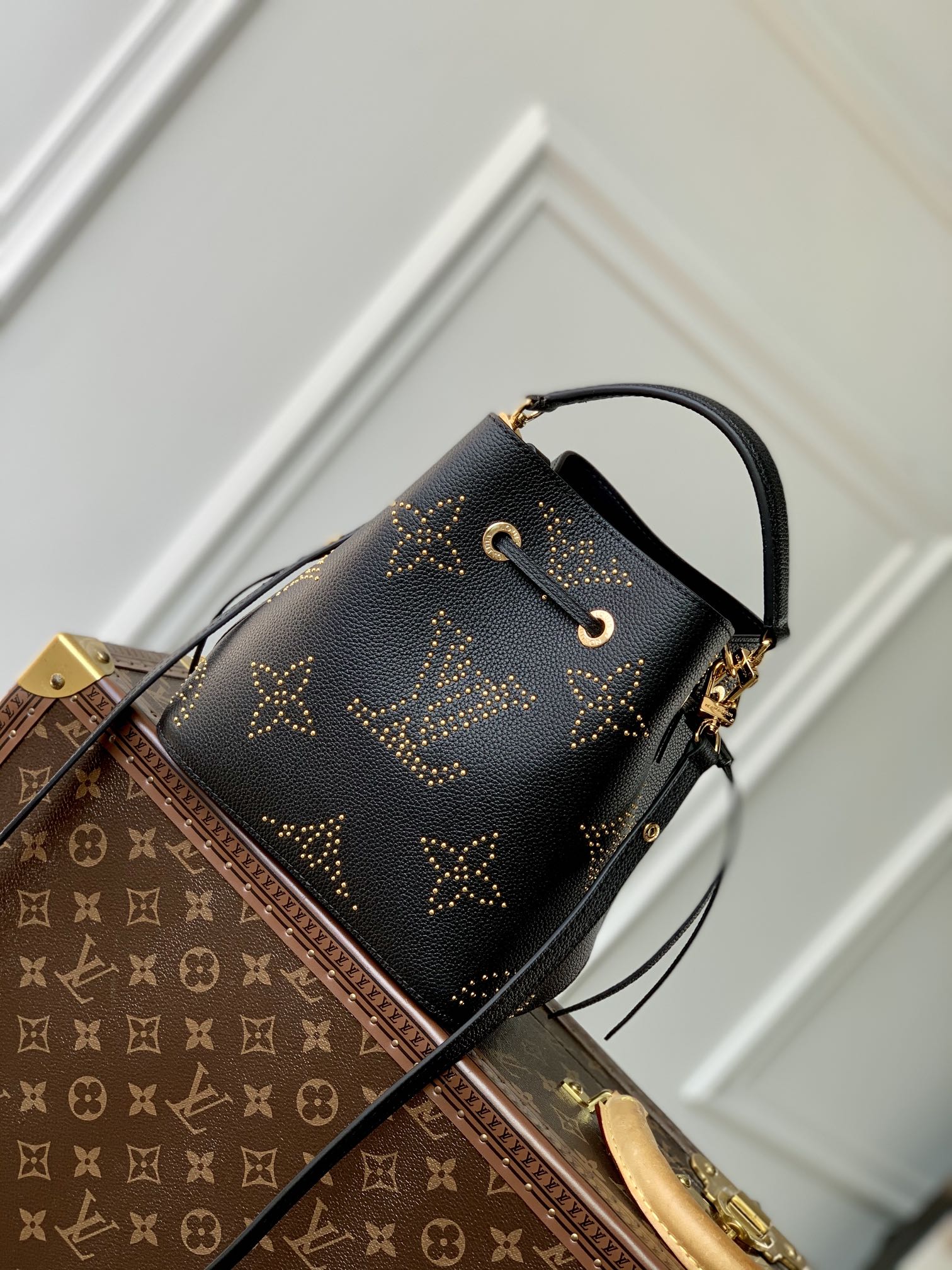 Louis_Vuitton_M22985_Neo