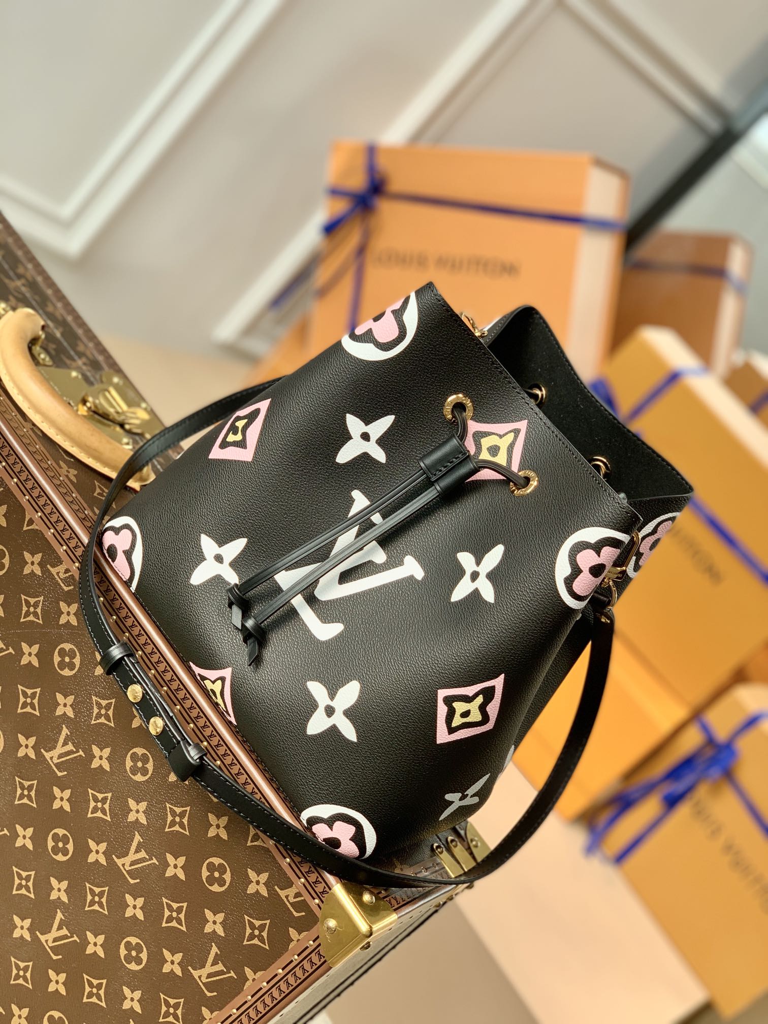 Louis_Vuitton_Wild_at_He