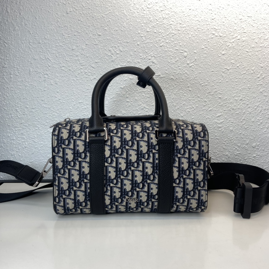 Diro_Oblique_Bag-26_x_16