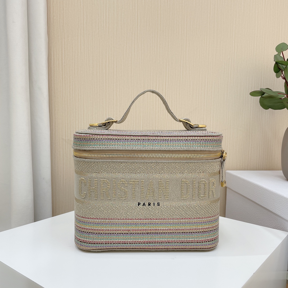 Diro_Oblique_Cosmetic_Ba