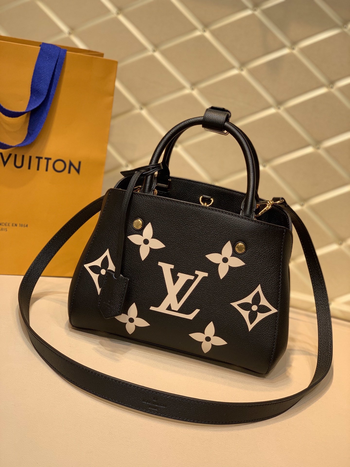 Louis_Vuitton_Montaigne_