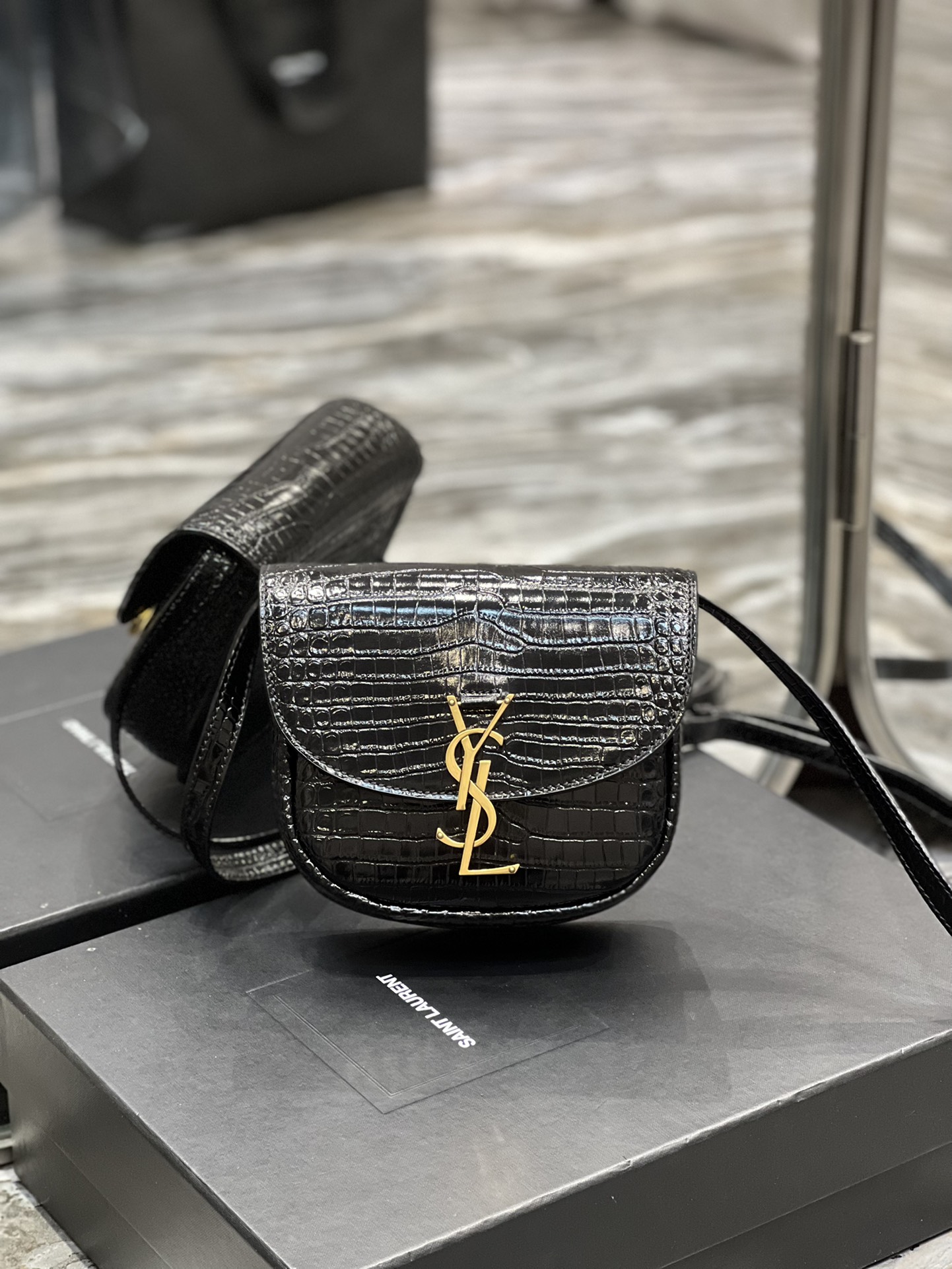 YSL_Manhattan-26×18×6CM