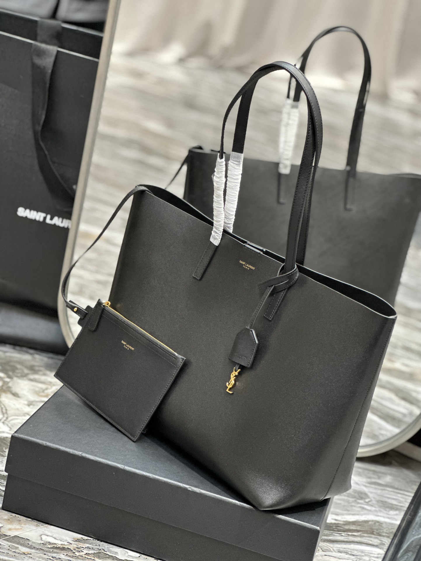 YSL_Shopping_Tote_Bag-38