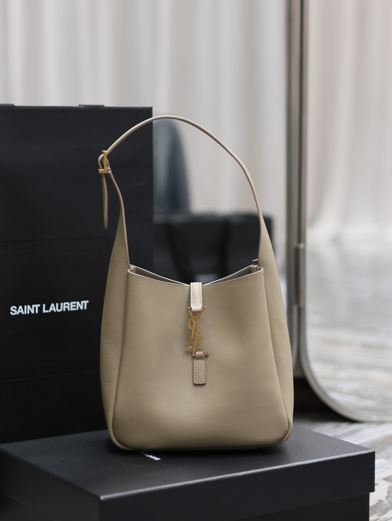 YSL_Le5A7_Vintage_Bag-23