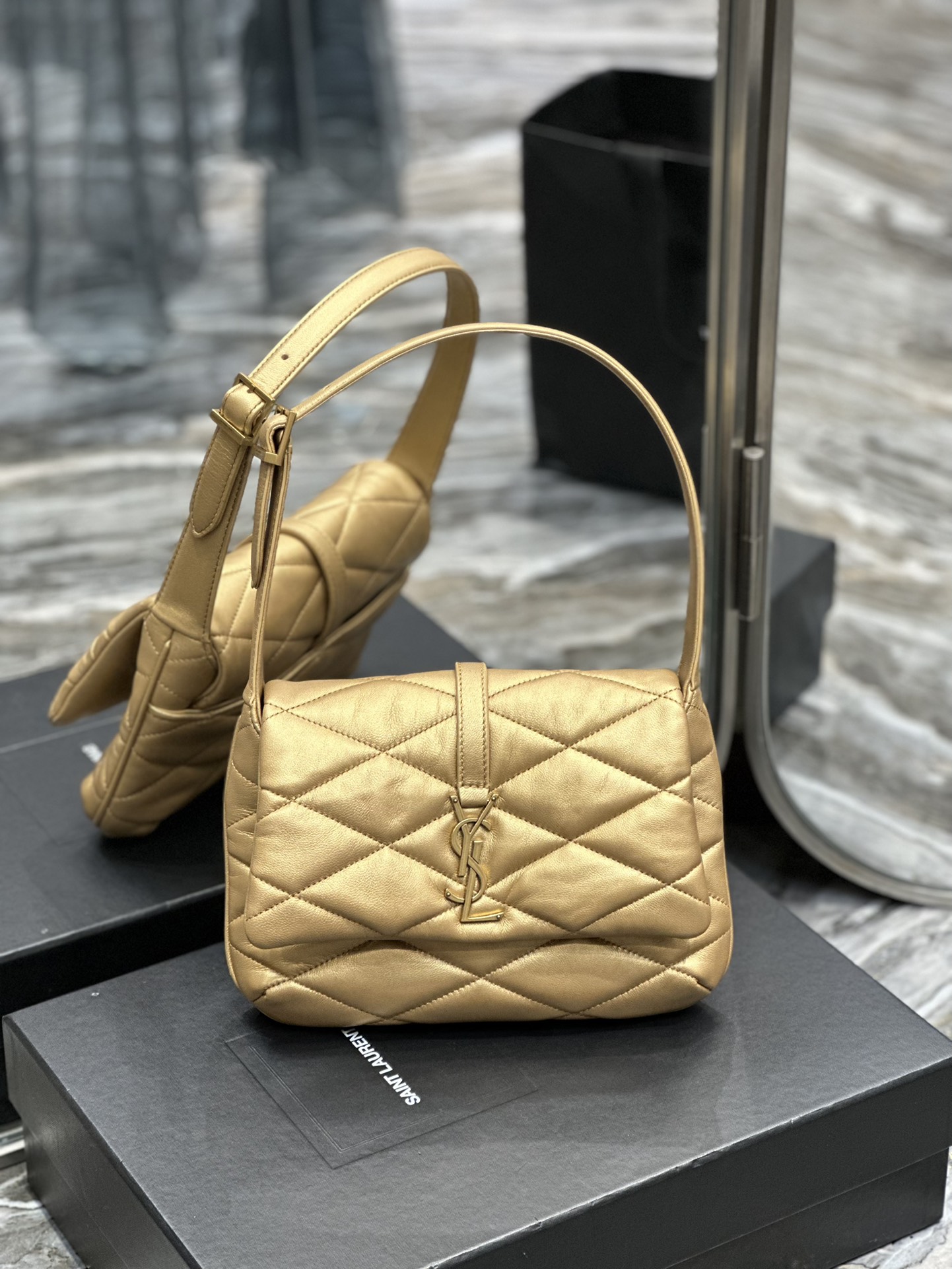 YSL_Le5A7_Vintage_Bag-24