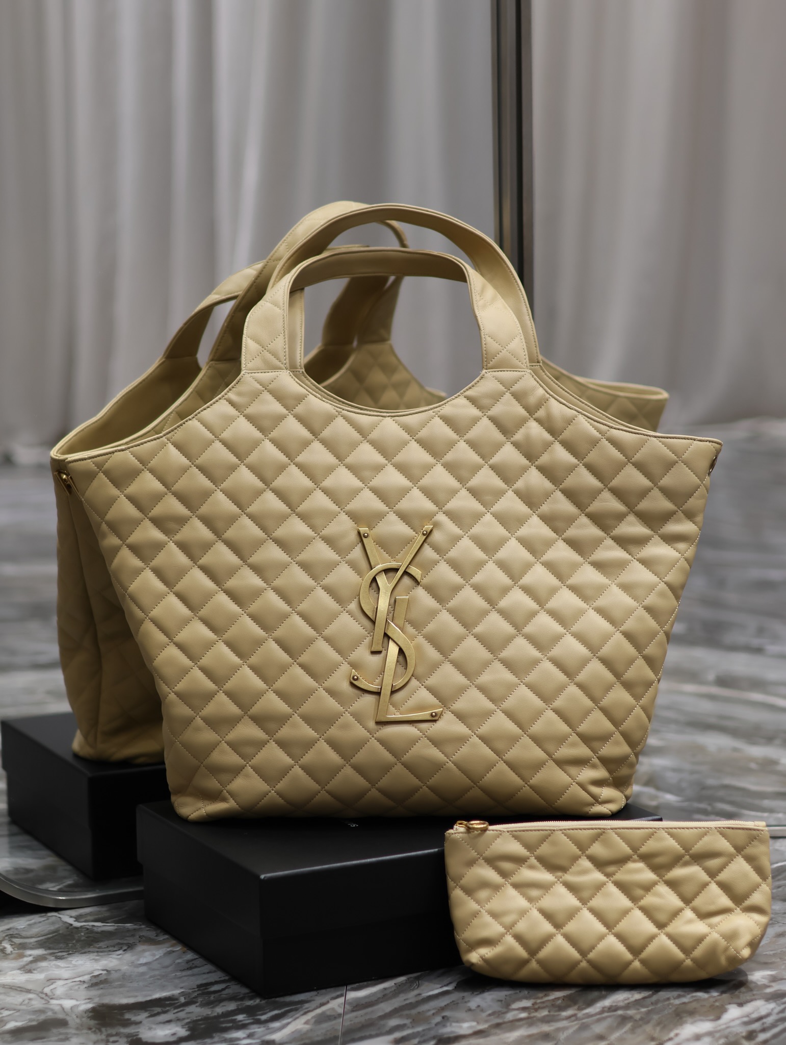 YSL_Rive_Icare_Maxi_Bag-