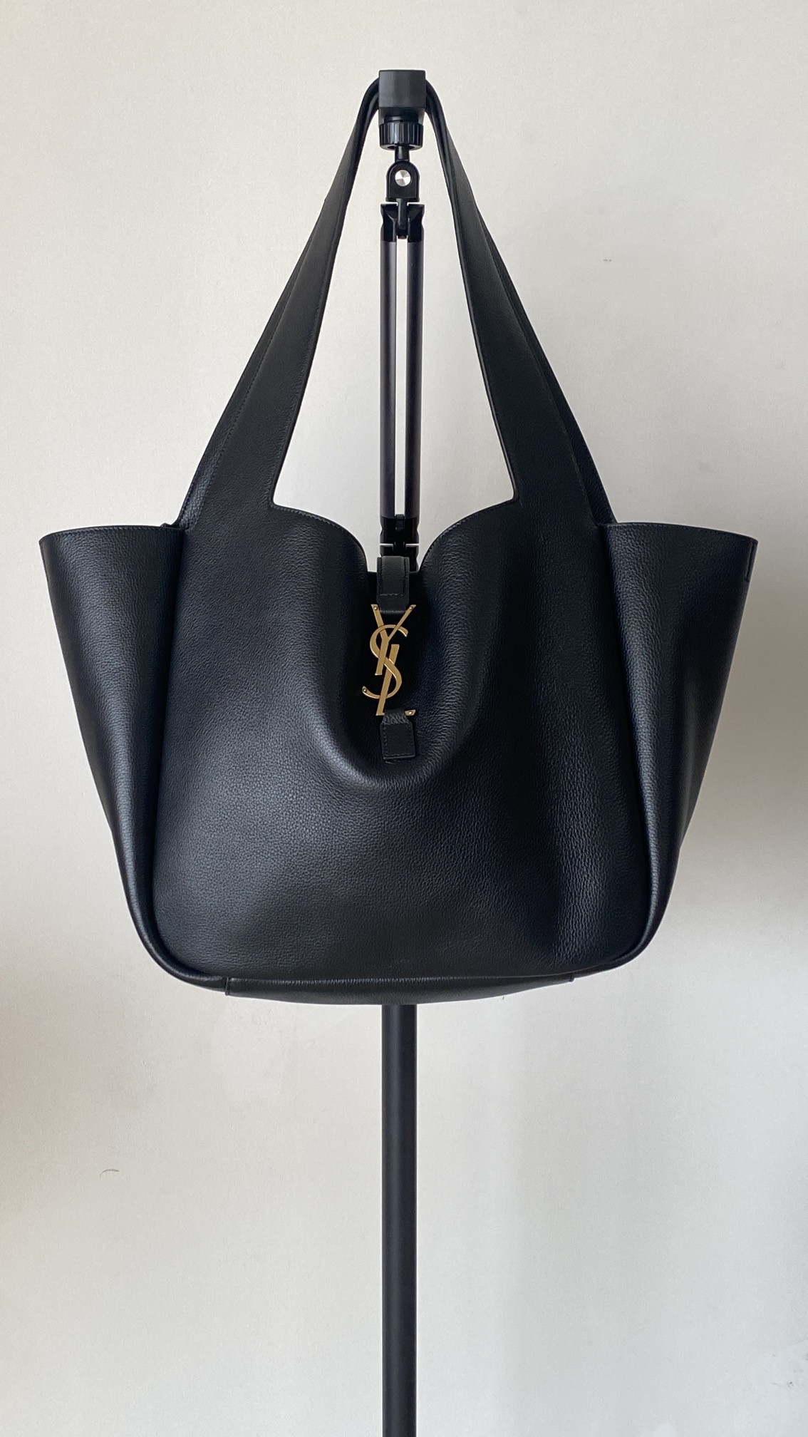 YSL_Hobo_Tote-50_28_18CM