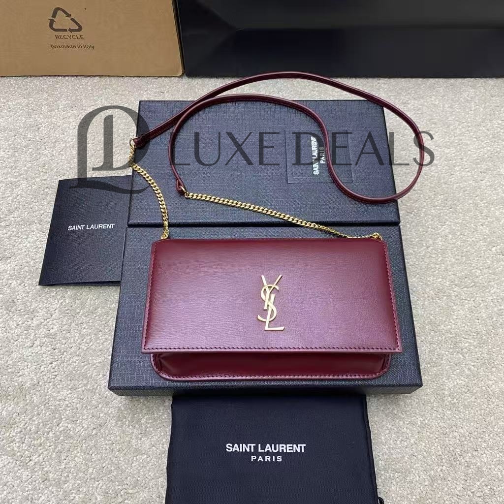 YSL_CASSANDRE_PHONE_HOLD