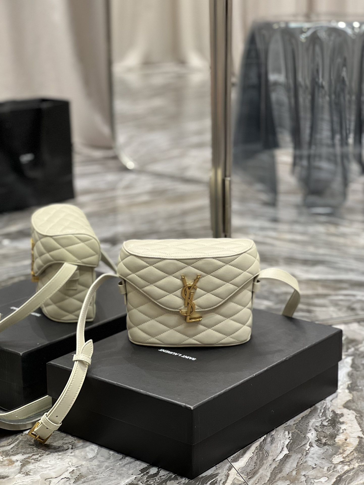 YSL_June_Handbags-19_15_