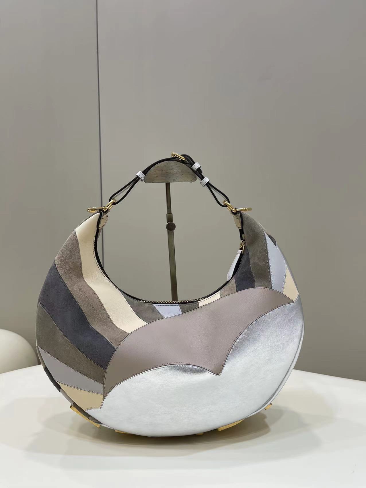 Fendi_Praphy-29×24.5x10C