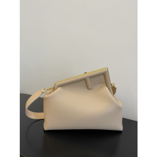 Fendi_First_Bag-32.5_23.