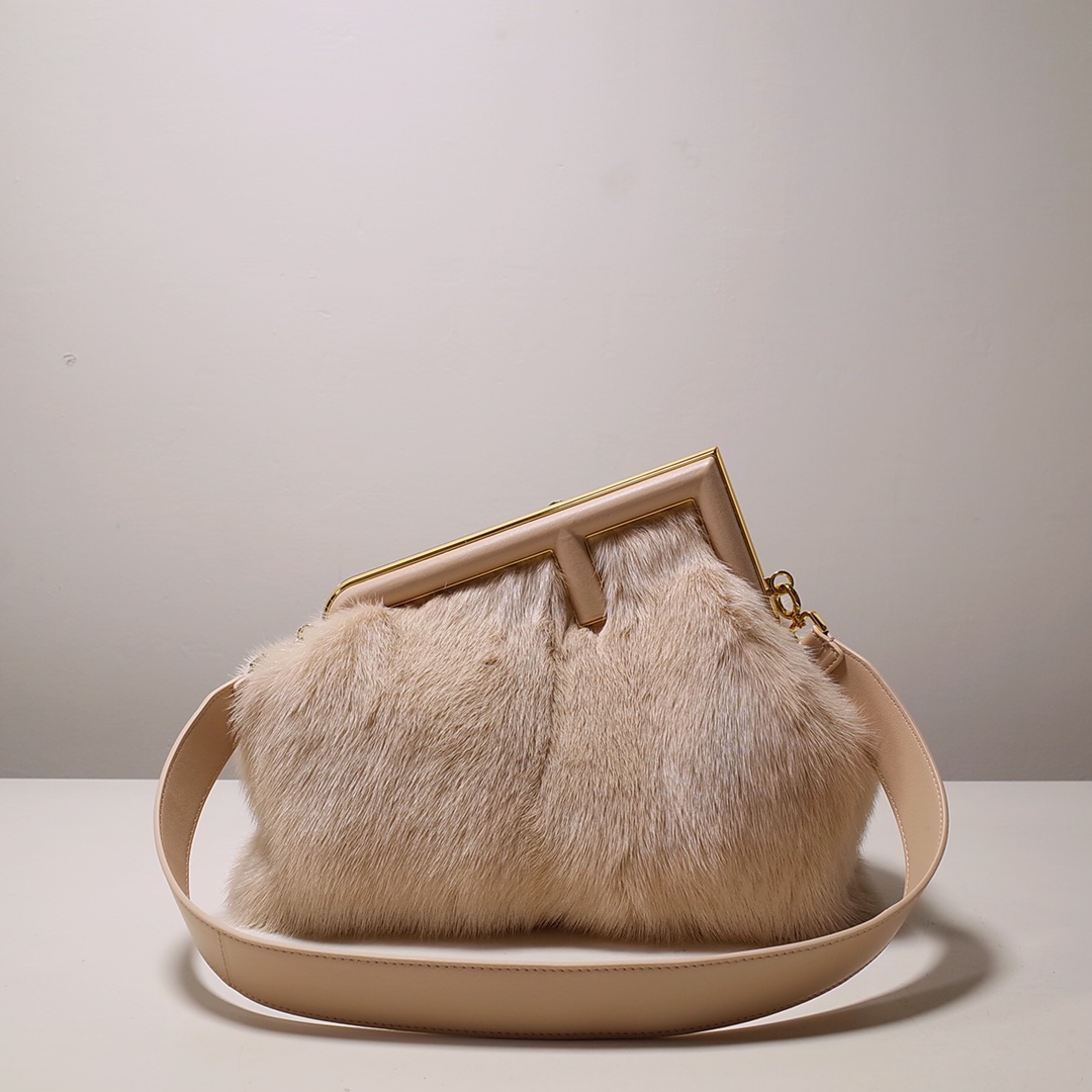 Fendi_First_Bag-32.5_15_