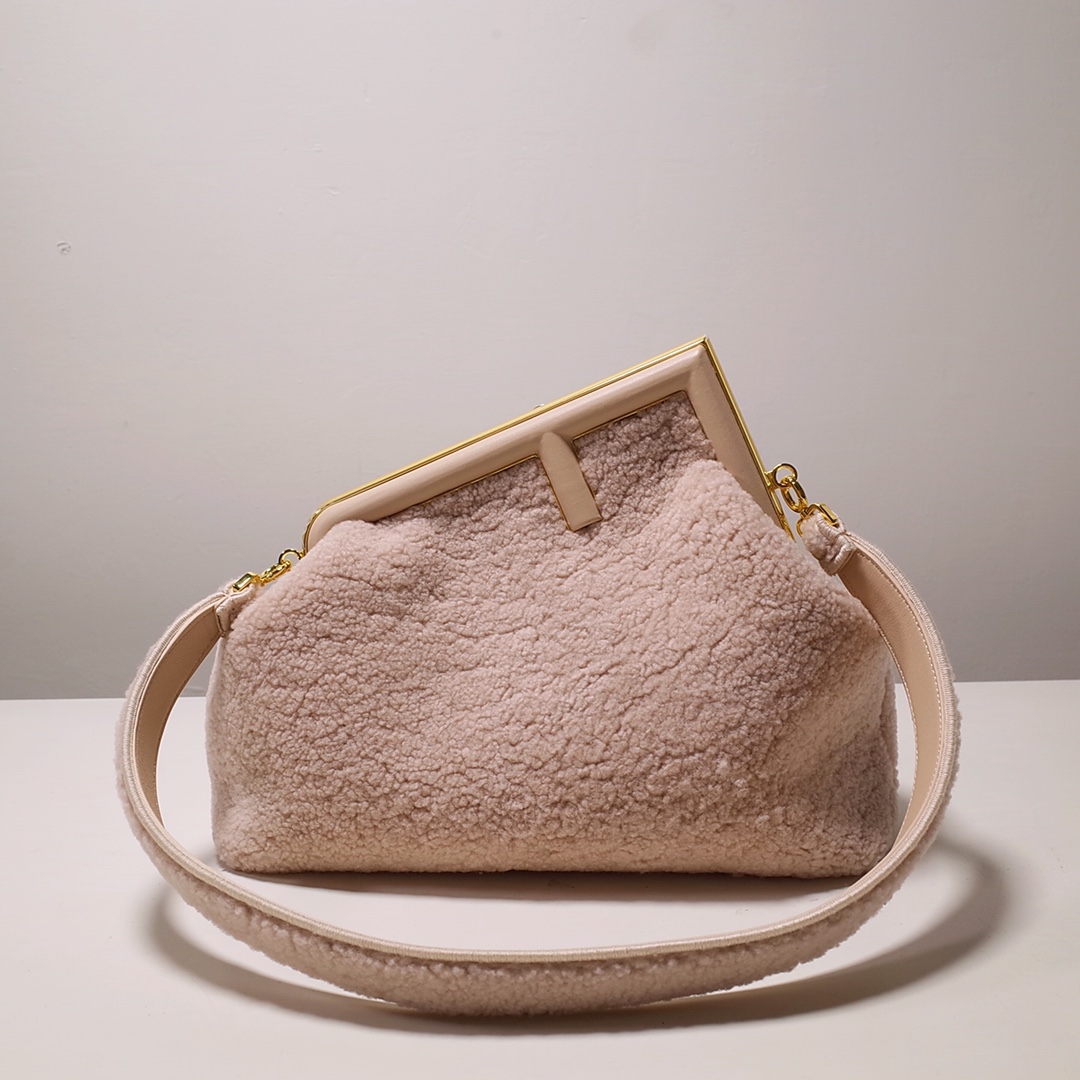 Fendi_First_Bag-32.5_15_